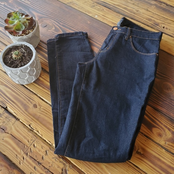 Jeans - Picture 2 of 3